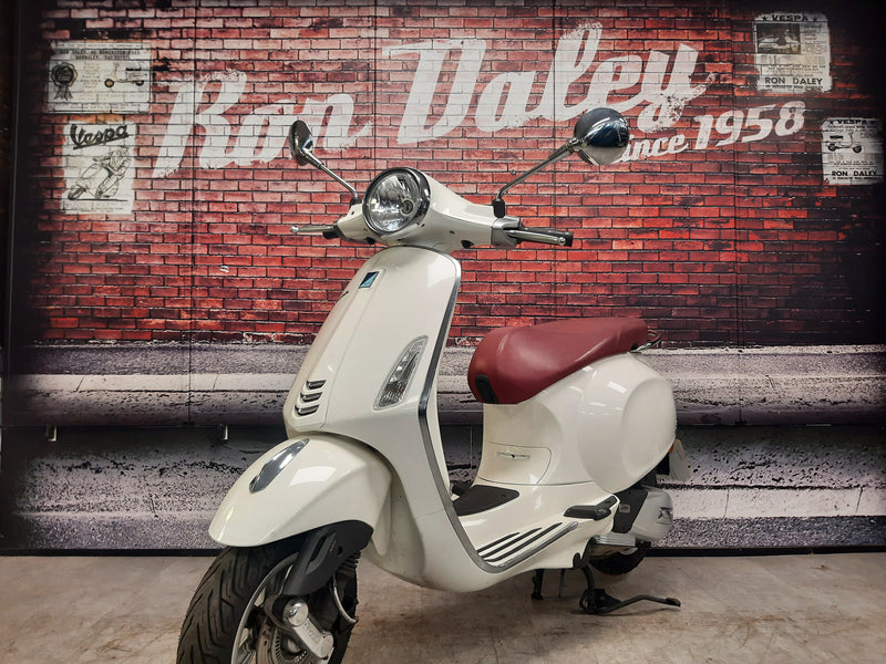 Vespa Primavera 125 White 2017