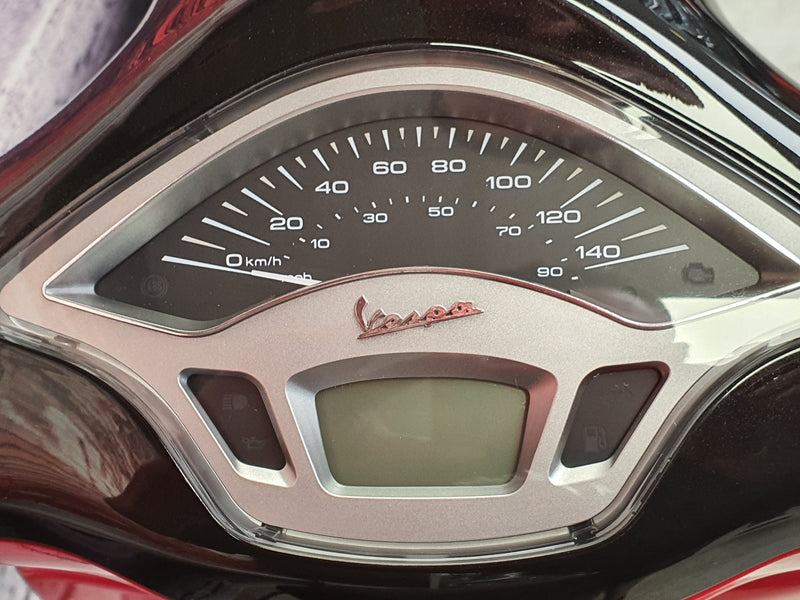 Vespa Primavera 125 Disney Mickey Mouse Edition