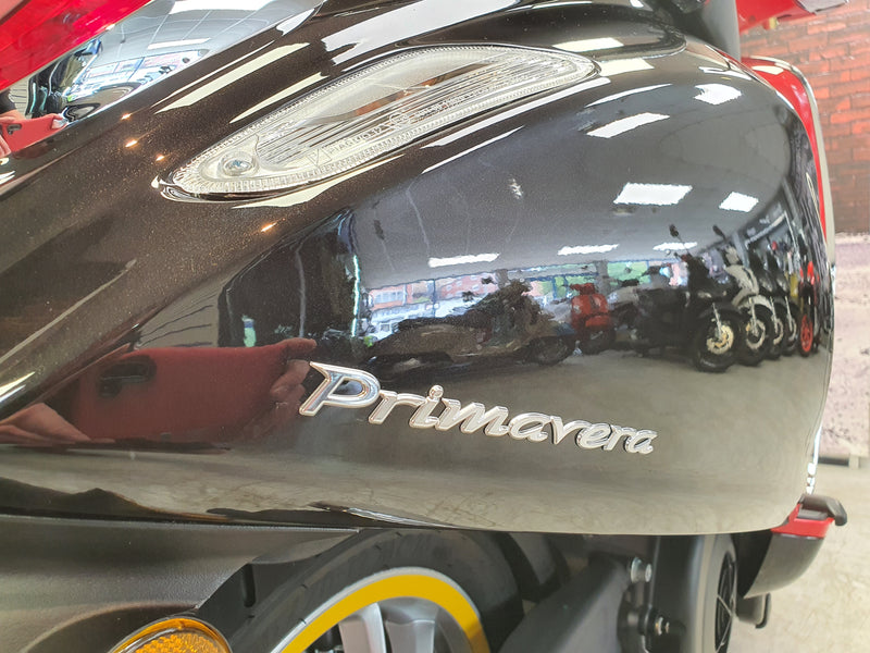 Vespa Primavera 125 Disney Mickey Mouse Edition