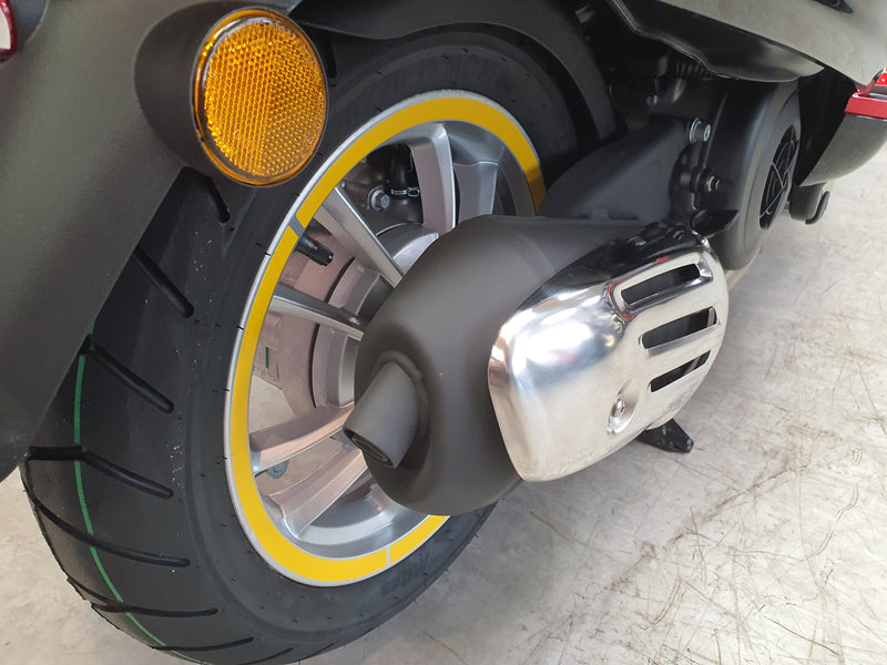 Vespa Primavera 125 Disney Mickey Mouse Edition