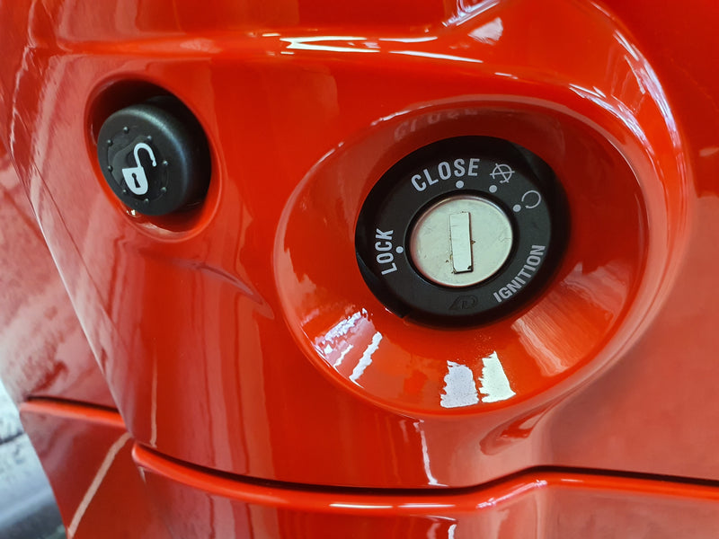 Vespa Primavera 125 Disney Mickey Mouse Edition
