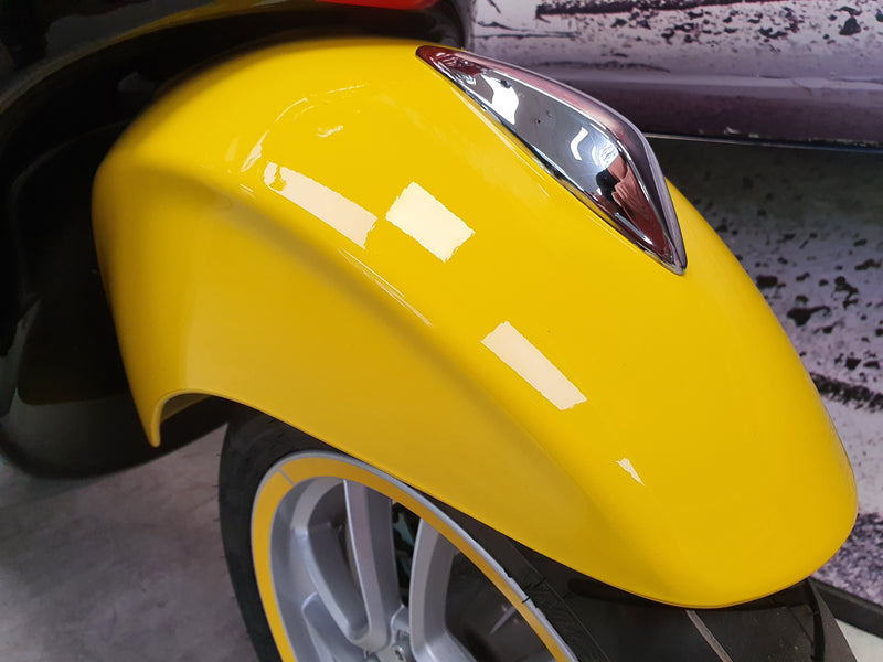 Vespa Primavera 125 Disney Mickey Mouse Edition