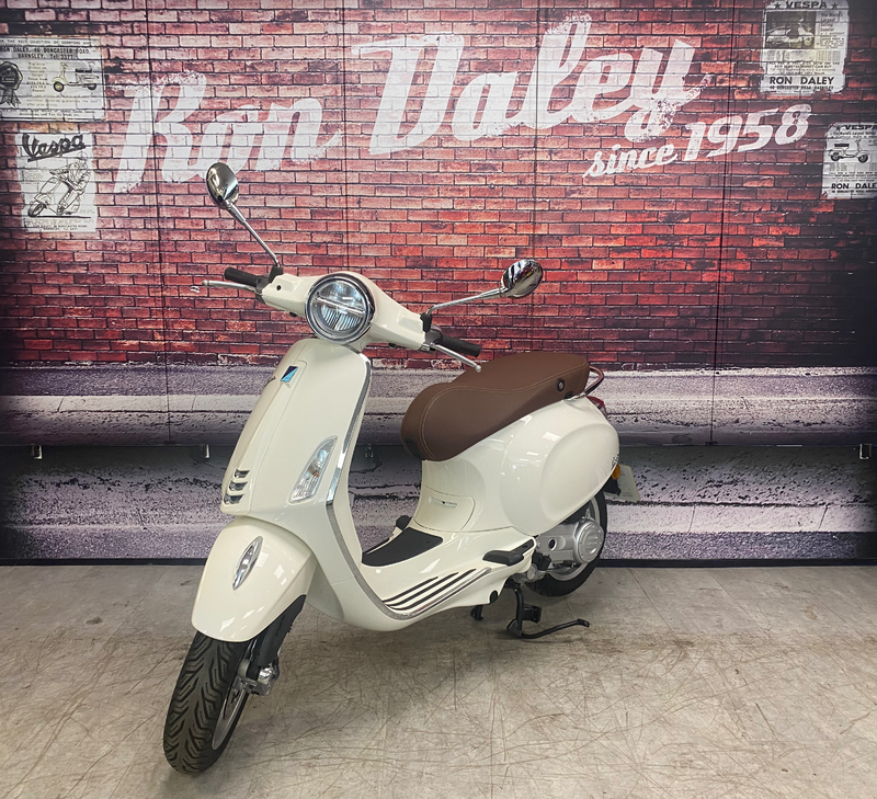 Vespa Primavera 50 in White 2023 Model