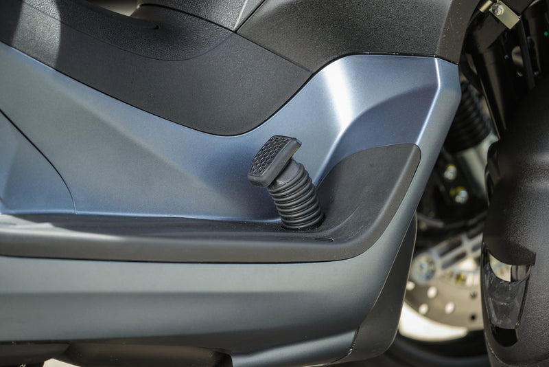 Piaggio MP3 300 HPE - Euro 5 - Nero Cosmo OFFER VALID UNTIL 31st December 2023