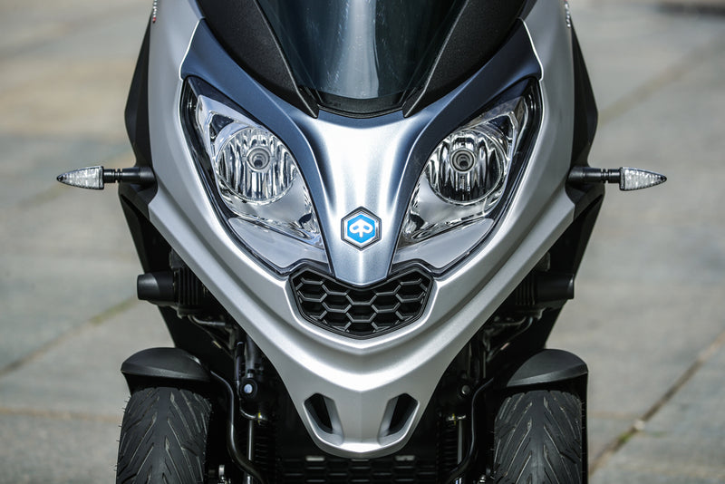 Piaggio MP3 300 HPE - Euro 5 - Nero Cosmo OFFER VALID UNTIL 31st December 2023