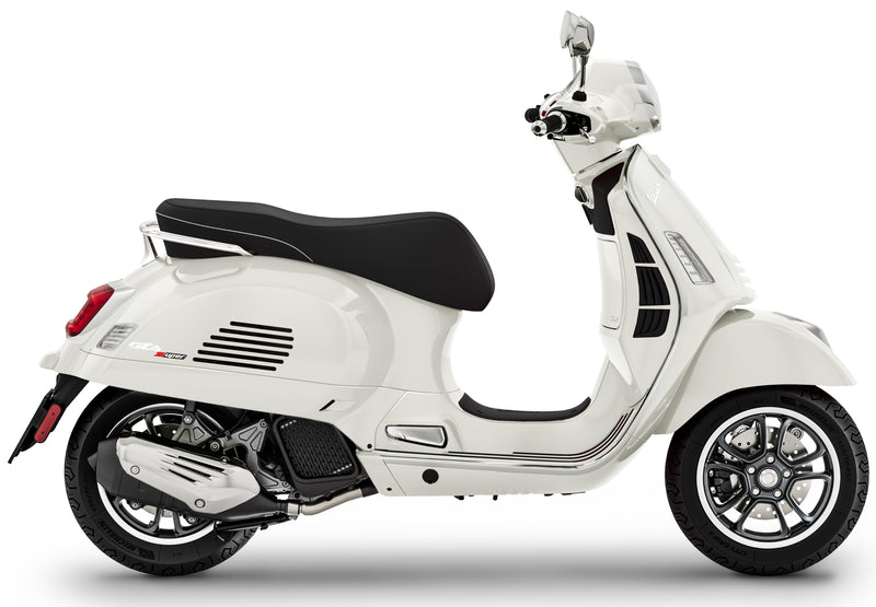 Vespa GTS 125 Super RST22 - Bianco Innocente OFFER VALID UNTIL 31st December 2023