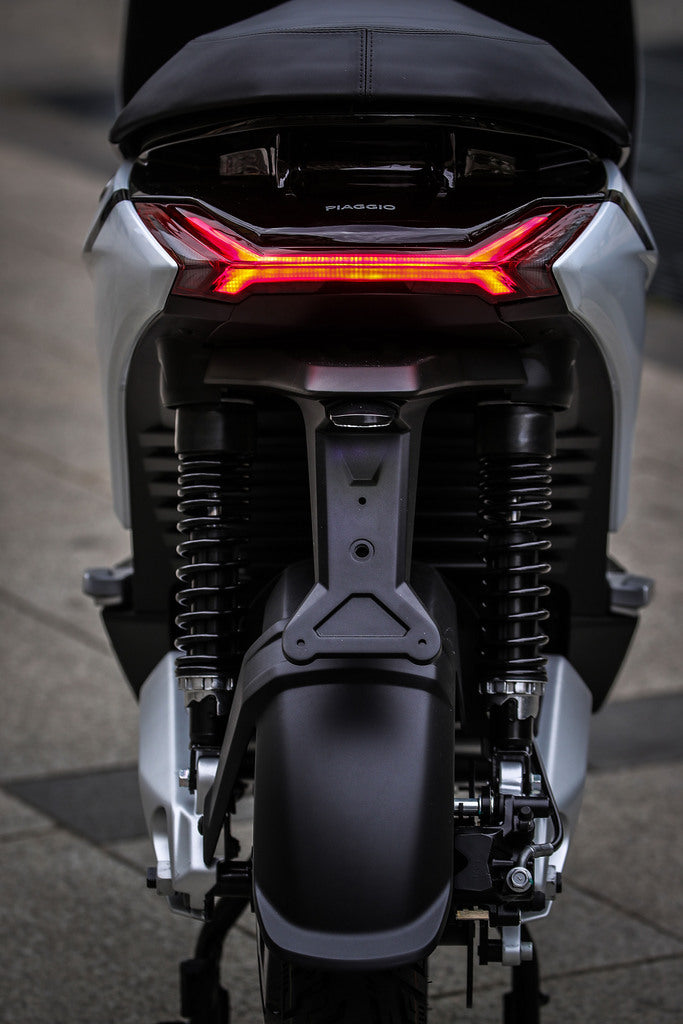 Electric Piaggio 1 - Forever White OFFER VALID UNTIL 31st December 2023