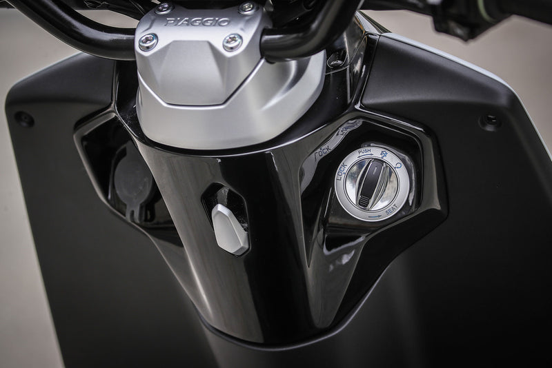 Electric Piaggio 1 - Forever White OFFER VALID UNTIL 31st December 2023