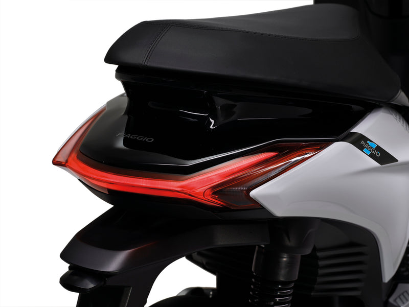 Electric Piaggio 1 - Forever White OFFER VALID UNTIL 31st December 2023