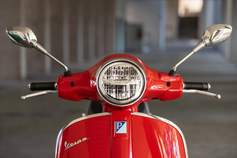 Vespa GTS 300 Super HPE RST22 - Rosso Coraggioso 2024